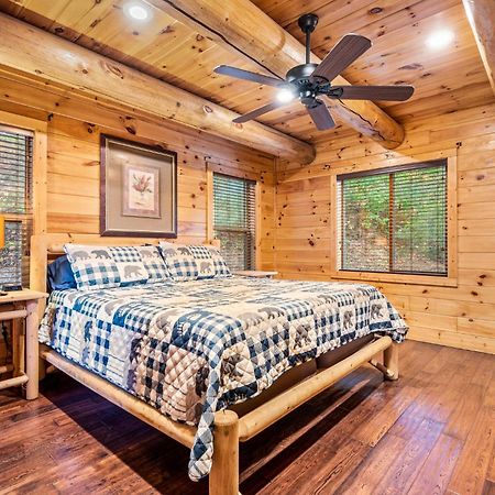 Relaxation Retreat - Pickleball Cabin - Wi-Fi, Fire Pit With Bar, Ev, Game Room, Hot Tub, Pool Access - Mins To Pf Sevierville Esterno foto
