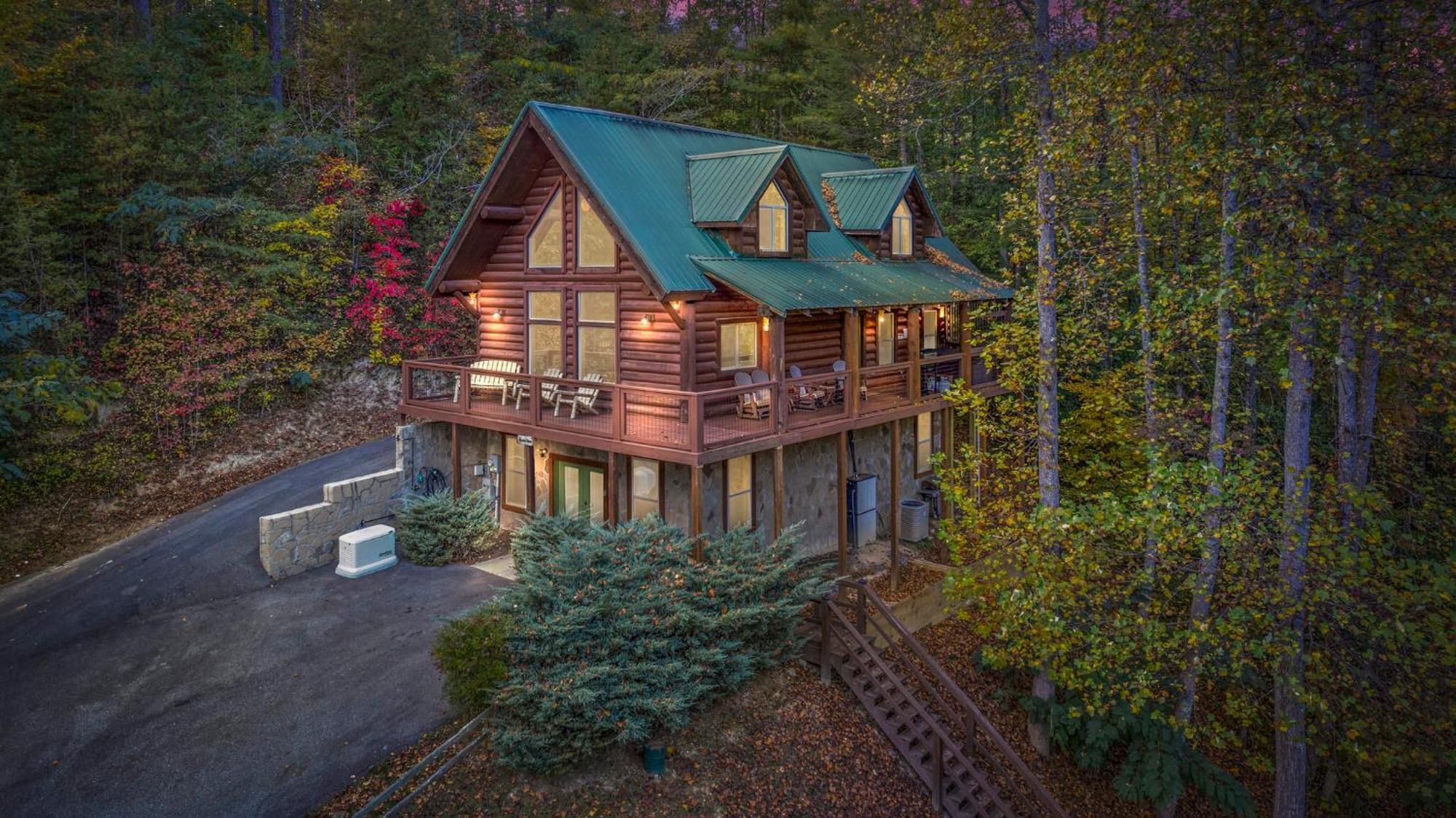 Relaxation Retreat - Pickleball Cabin - Wi-Fi, Fire Pit With Bar, Ev, Game Room, Hot Tub, Pool Access - Mins To Pf Sevierville Esterno foto