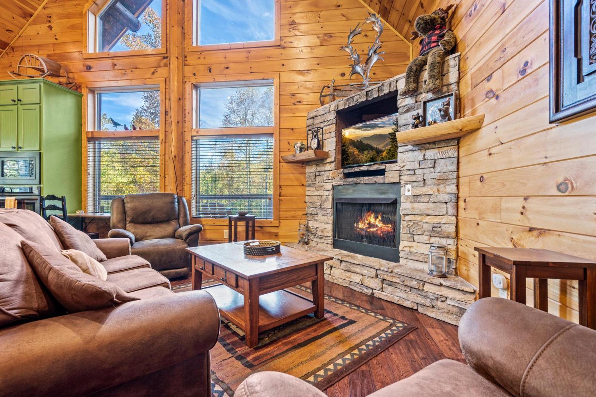 Relaxation Retreat - Pickleball Cabin - Wi-Fi, Fire Pit With Bar, Ev, Game Room, Hot Tub, Pool Access - Mins To Pf Sevierville Esterno foto