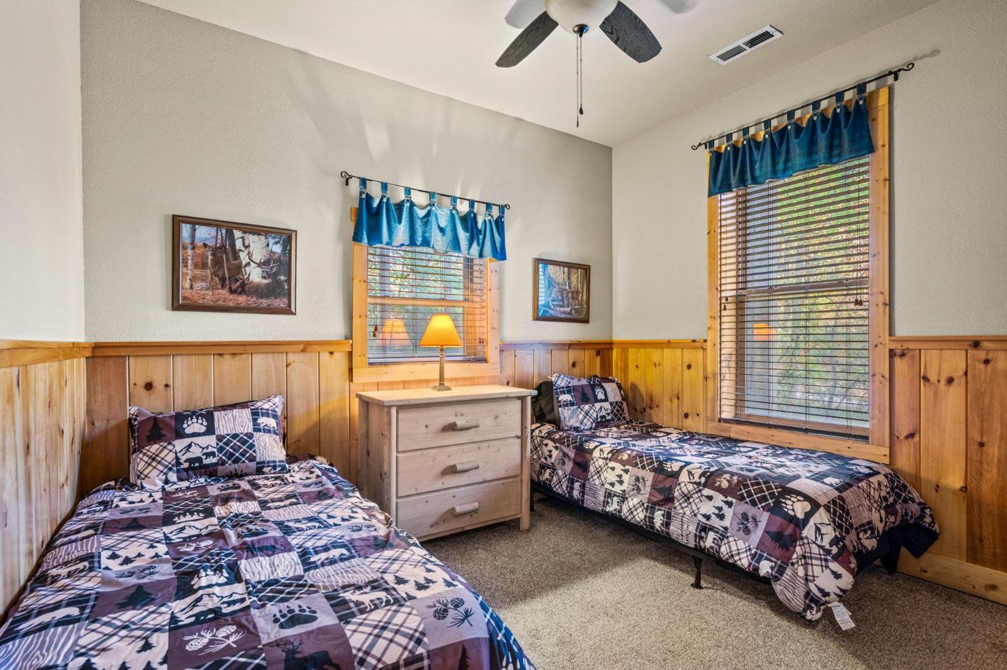Relaxation Retreat - Pickleball Cabin - Wi-Fi, Fire Pit With Bar, Ev, Game Room, Hot Tub, Pool Access - Mins To Pf Sevierville Esterno foto