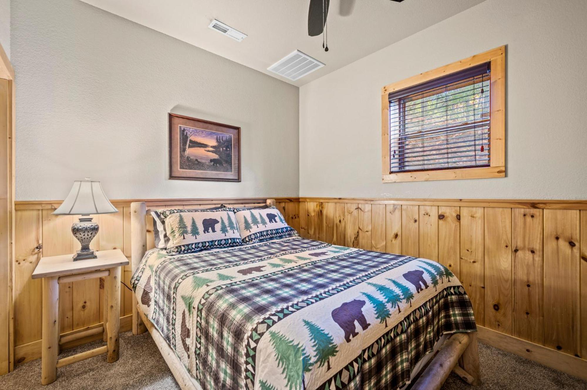 Relaxation Retreat - Pickleball Cabin - Wi-Fi, Fire Pit With Bar, Ev, Game Room, Hot Tub, Pool Access - Mins To Pf Sevierville Esterno foto