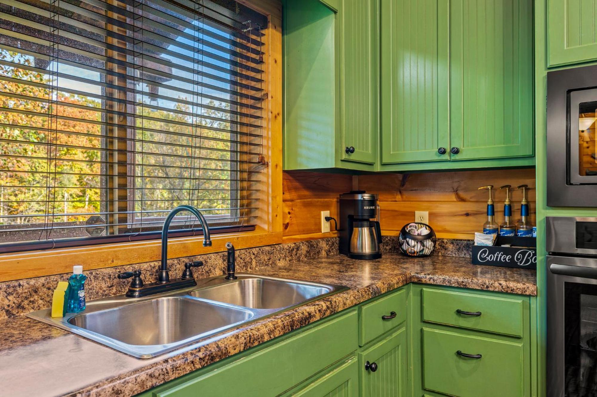 Relaxation Retreat - Pickleball Cabin - Wi-Fi, Fire Pit With Bar, Ev, Game Room, Hot Tub, Pool Access - Mins To Pf Sevierville Esterno foto