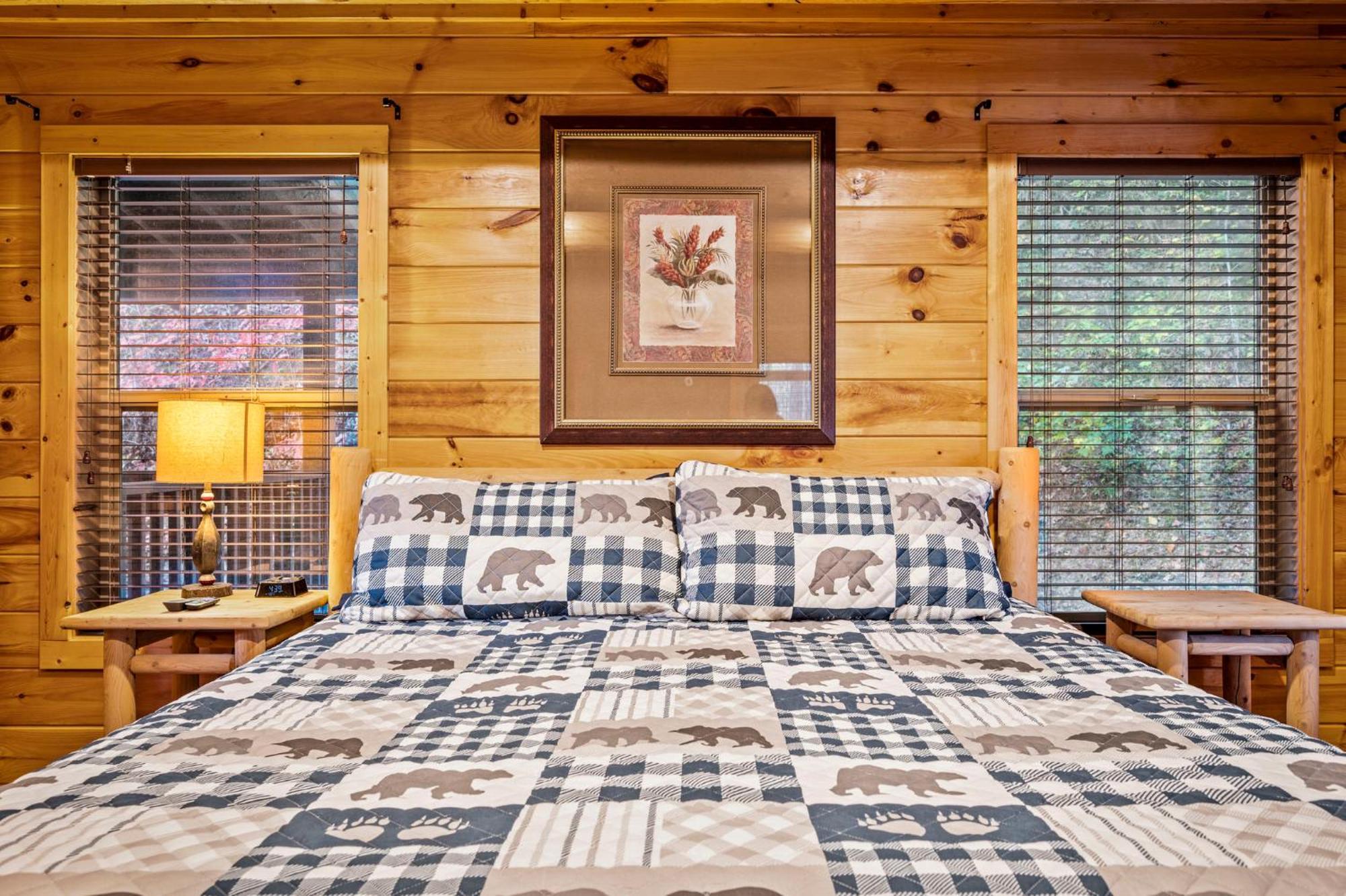 Relaxation Retreat - Pickleball Cabin - Wi-Fi, Fire Pit With Bar, Ev, Game Room, Hot Tub, Pool Access - Mins To Pf Sevierville Esterno foto