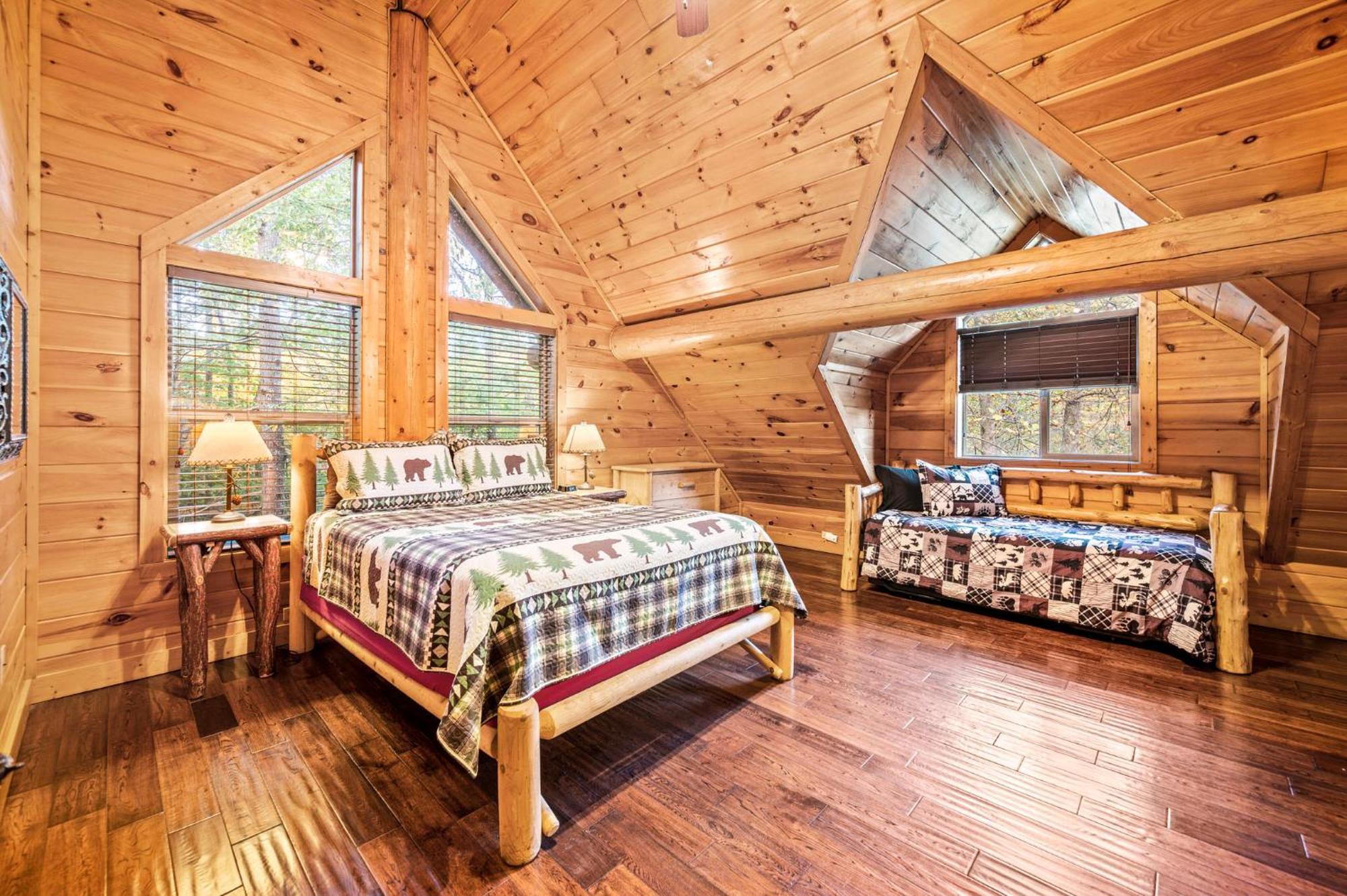 Relaxation Retreat - Pickleball Cabin - Wi-Fi, Fire Pit With Bar, Ev, Game Room, Hot Tub, Pool Access - Mins To Pf Sevierville Esterno foto