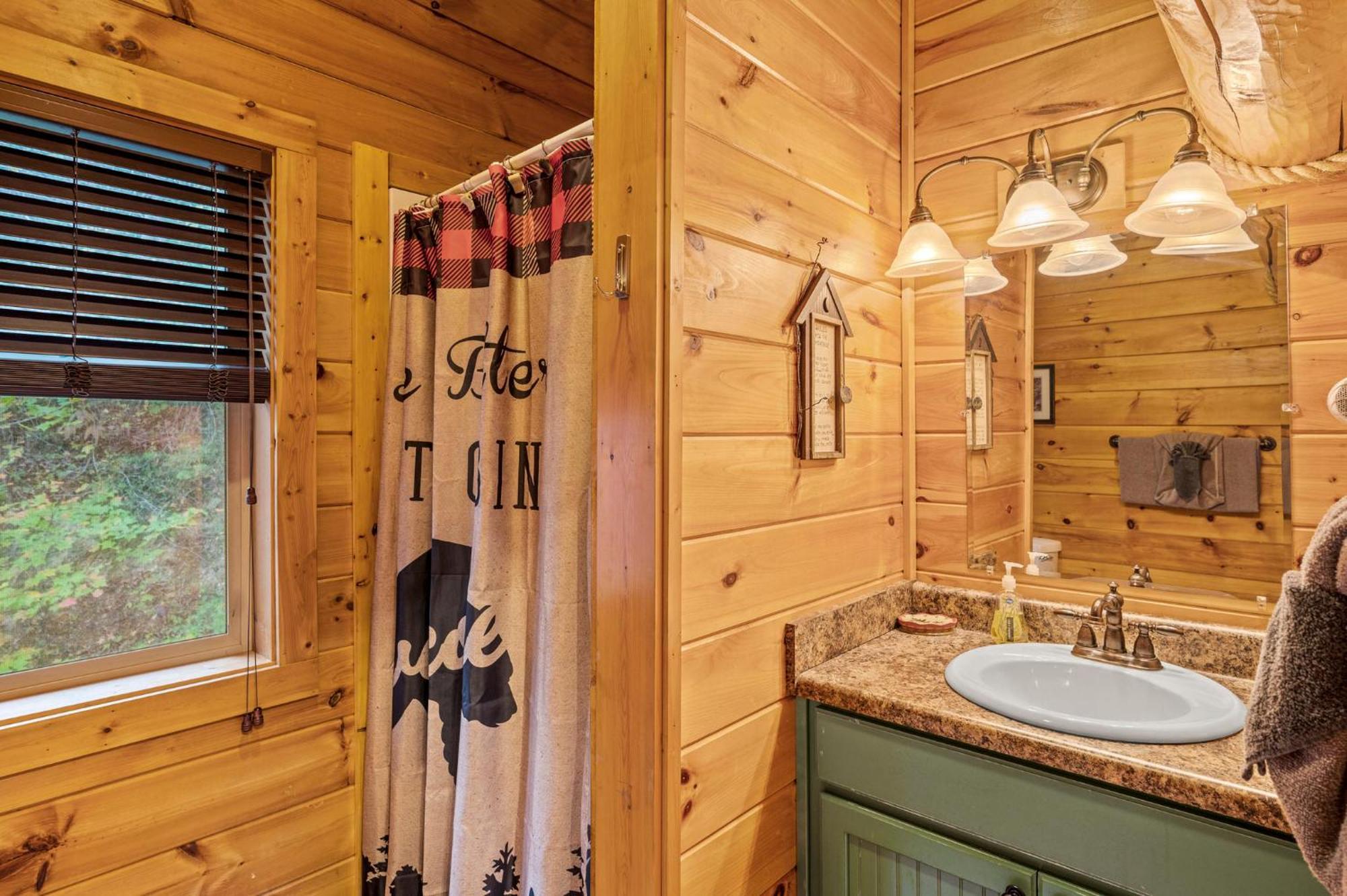 Relaxation Retreat - Pickleball Cabin - Wi-Fi, Fire Pit With Bar, Ev, Game Room, Hot Tub, Pool Access - Mins To Pf Sevierville Esterno foto