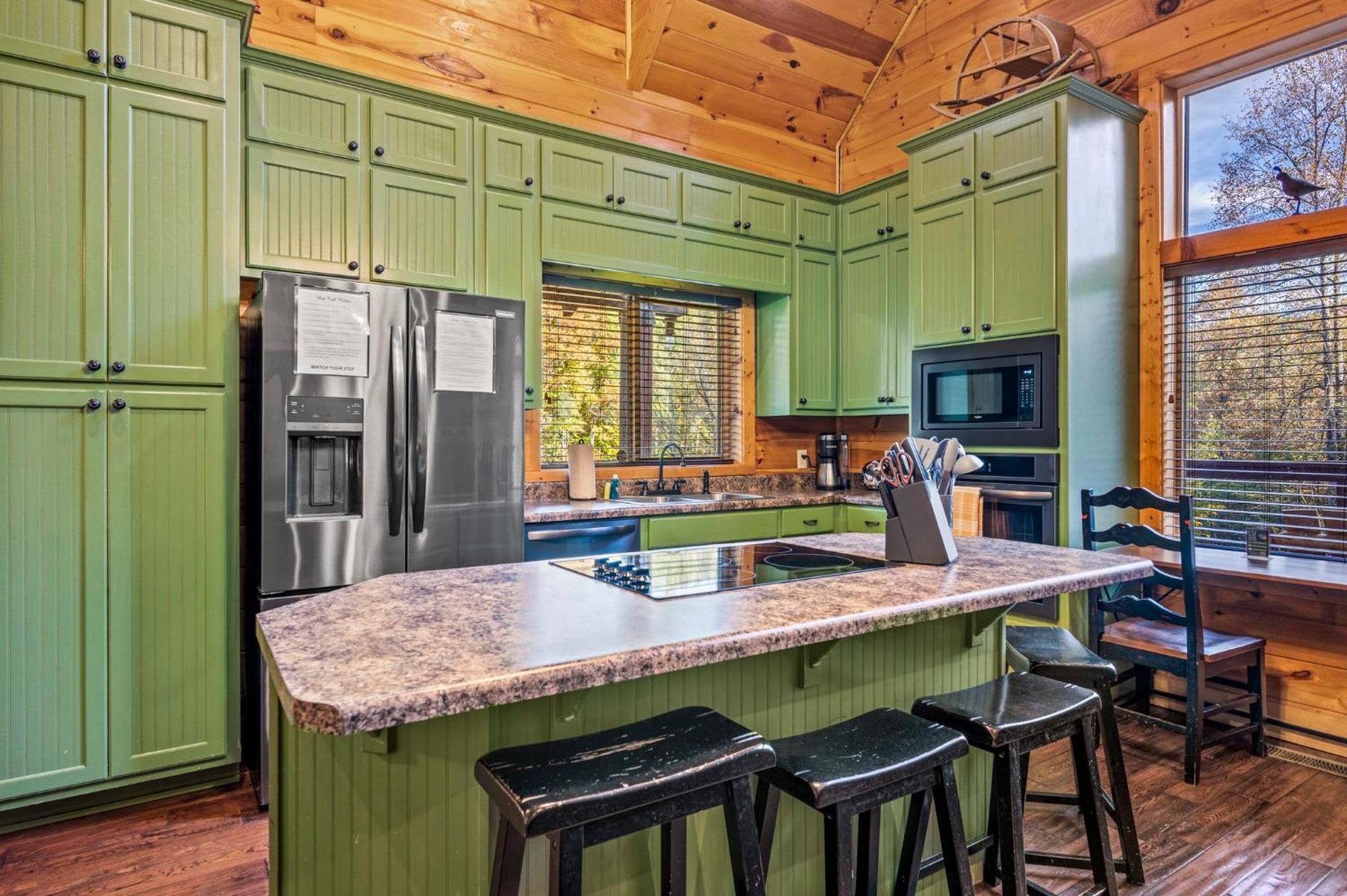 Relaxation Retreat - Pickleball Cabin - Wi-Fi, Fire Pit With Bar, Ev, Game Room, Hot Tub, Pool Access - Mins To Pf Sevierville Esterno foto